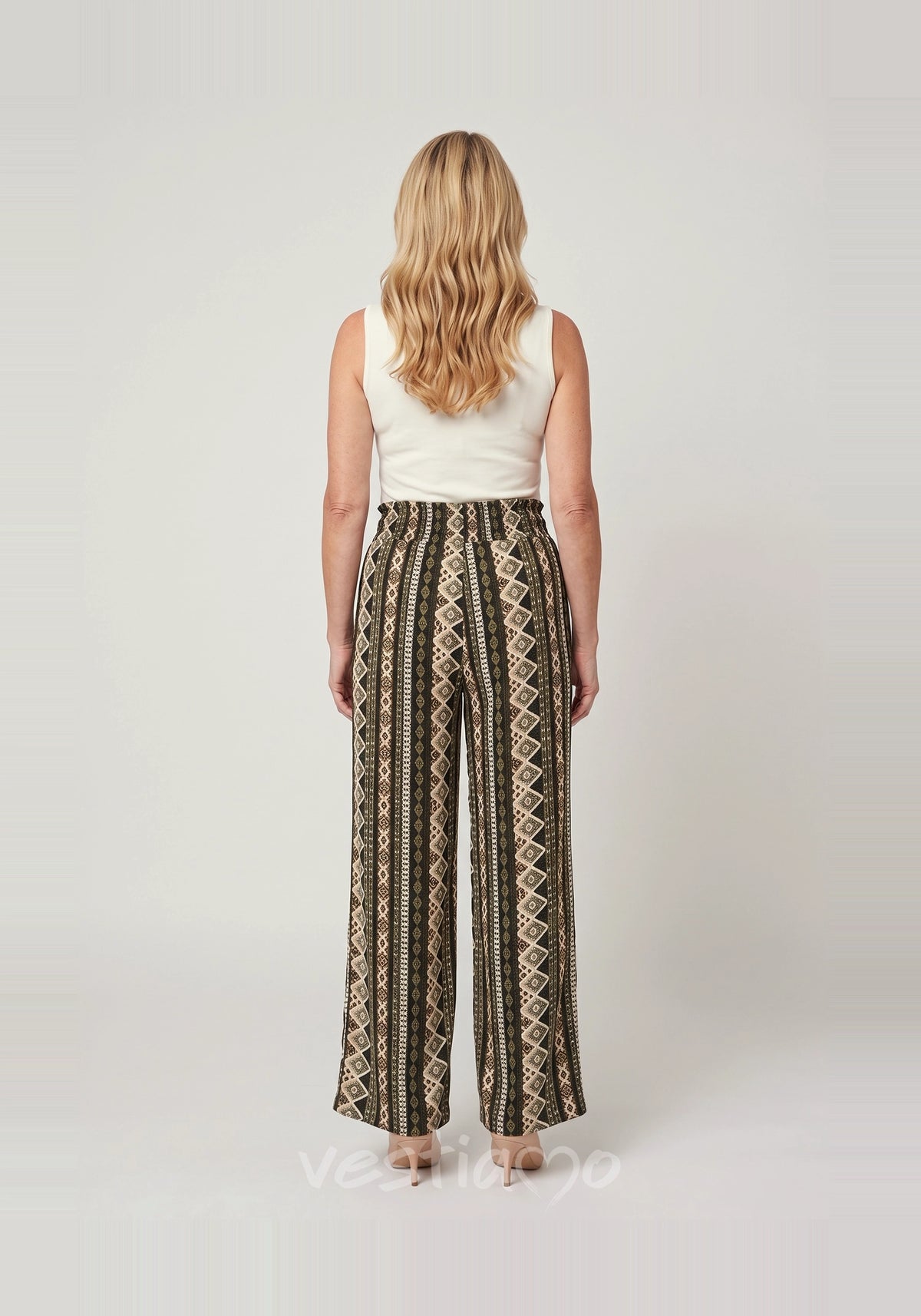 calca-pantalona-toscana-preto-costas