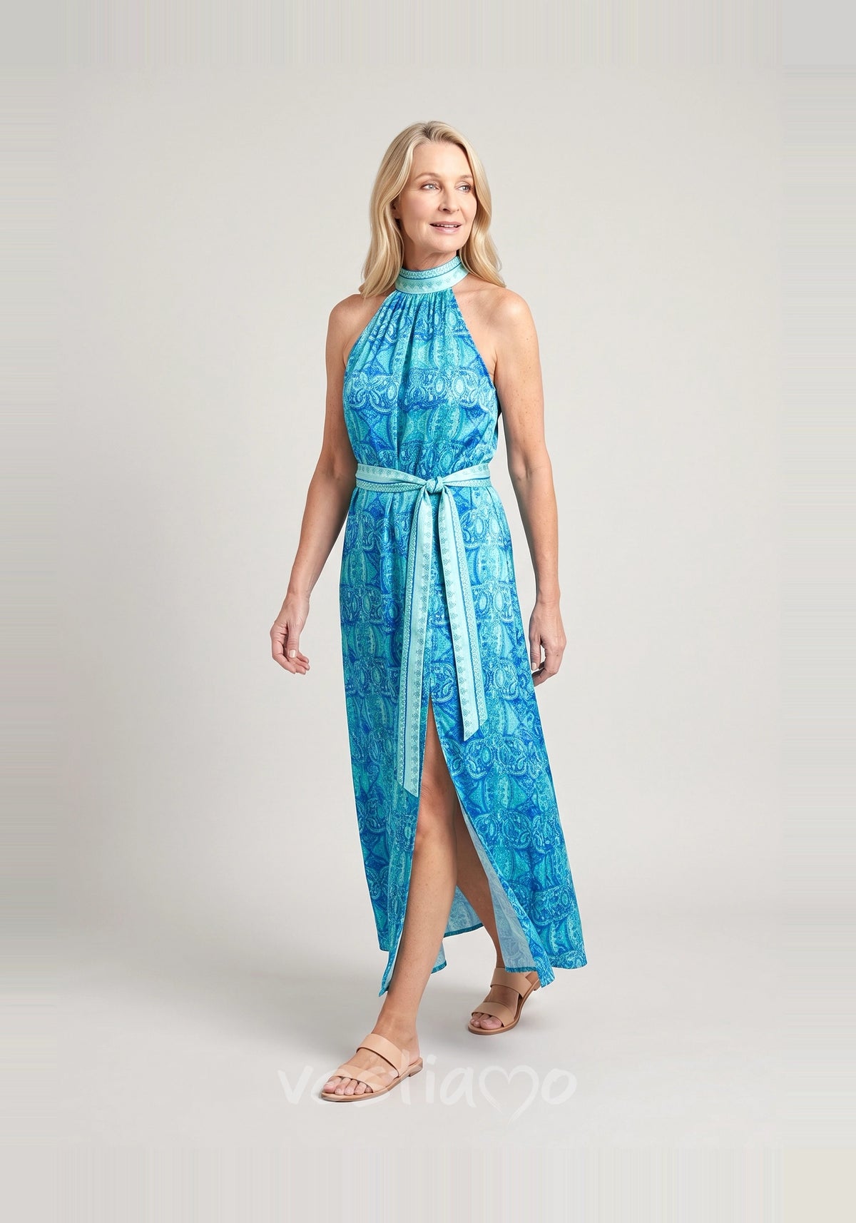 vestido-frente-unica-azzurra-movimento