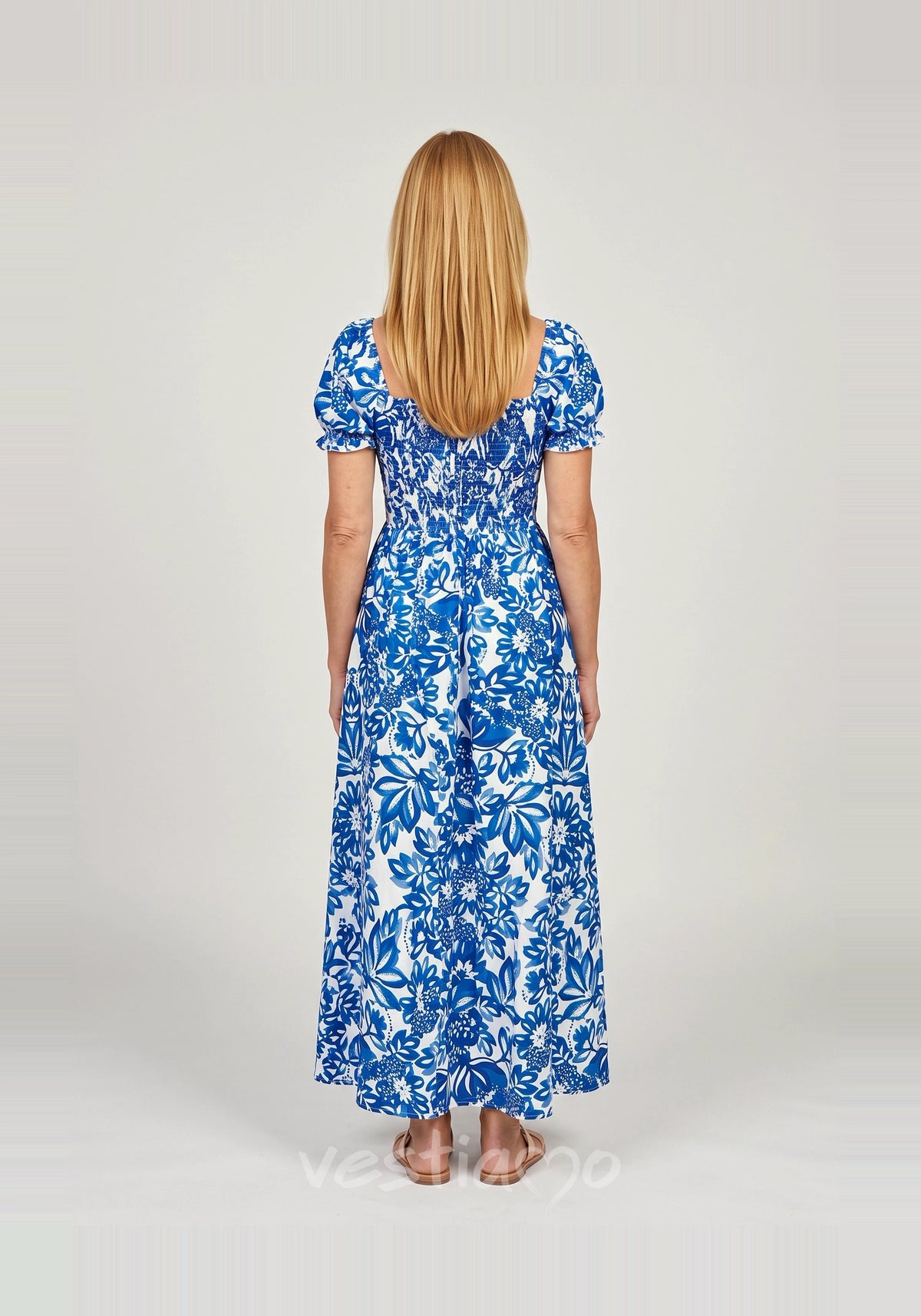 vestido-longo-mare-azul-costas